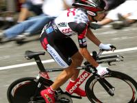 开云体育直播-紫金风暴再起，湖人季后赛首轮强势收割猛龙