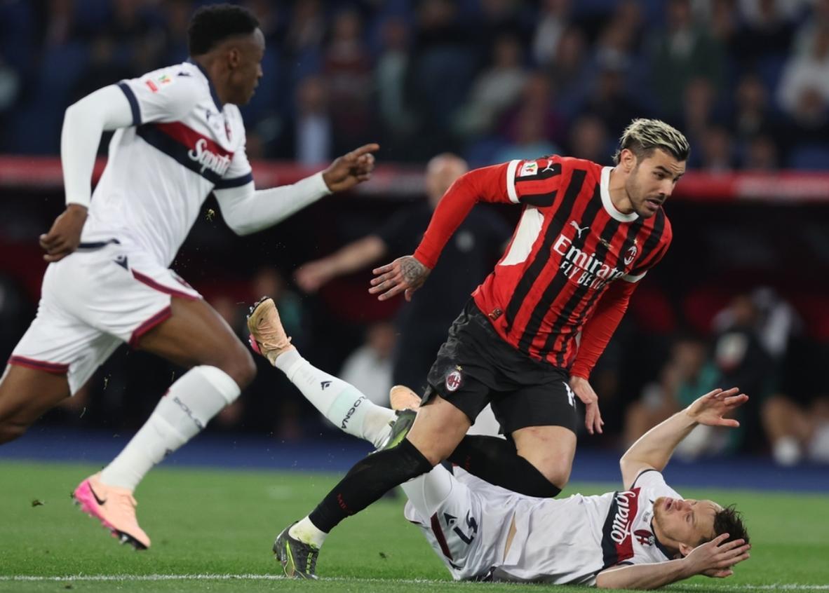 包含博洛尼亚在主场-逆转击败弗罗西诺内的词条 包含博洛尼亚在主场-逆转击败弗罗西诺内的词条