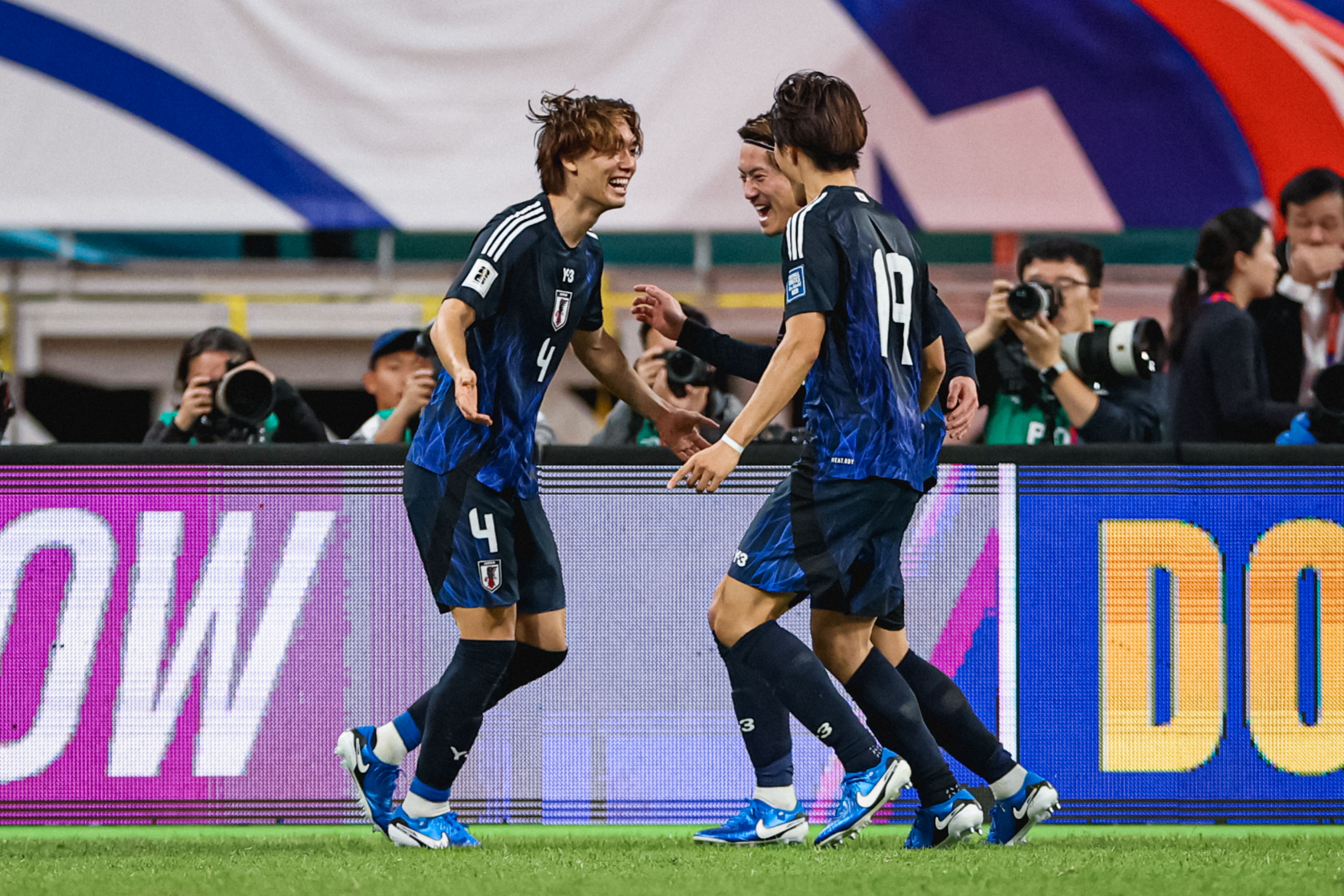 包含日本队完胜法国队，梁靖崑点燃赛场的词条