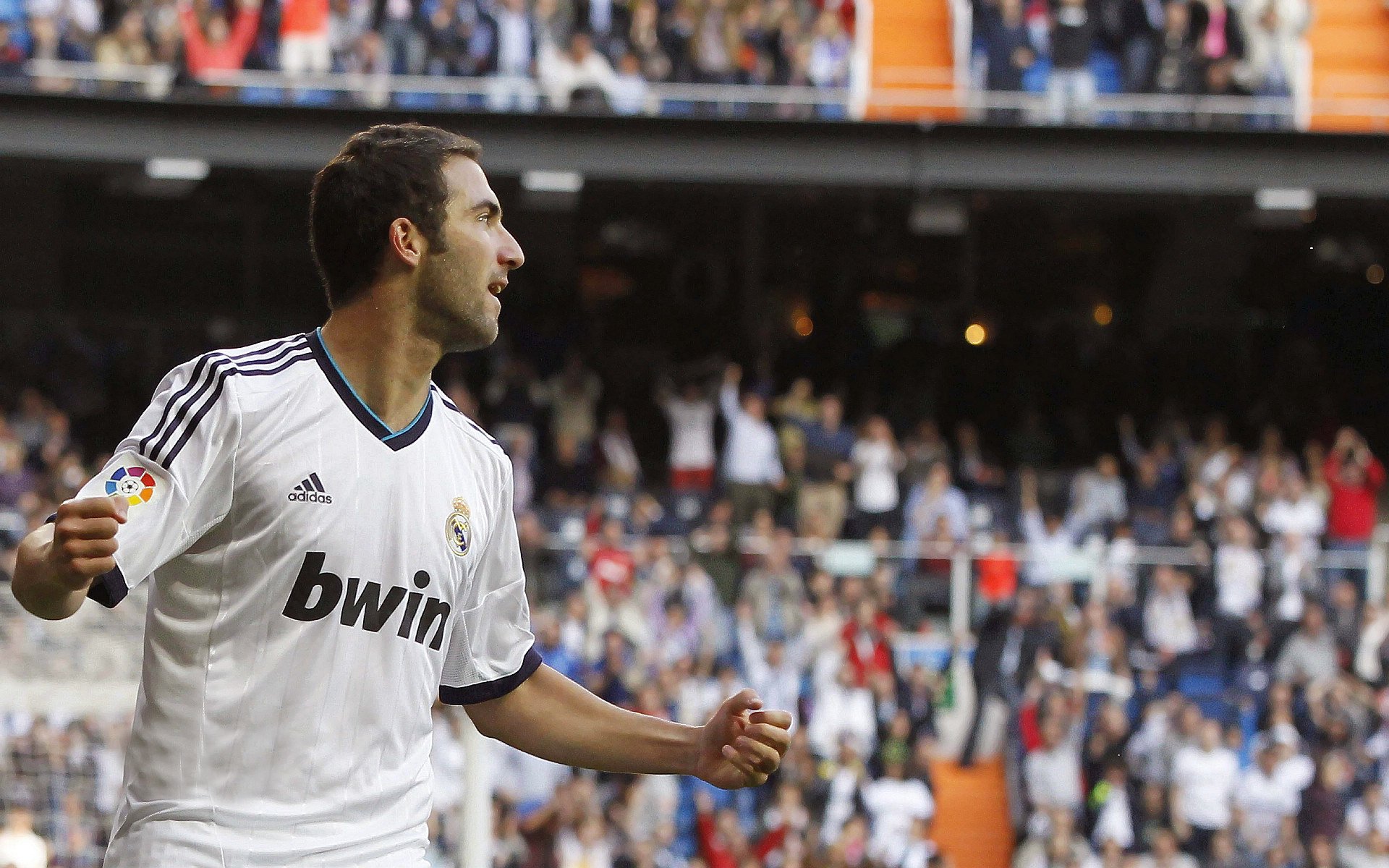 跨界绝杀，当NBA遇见F1，深圳终结火箭与哈利伯顿的赛道狂飙