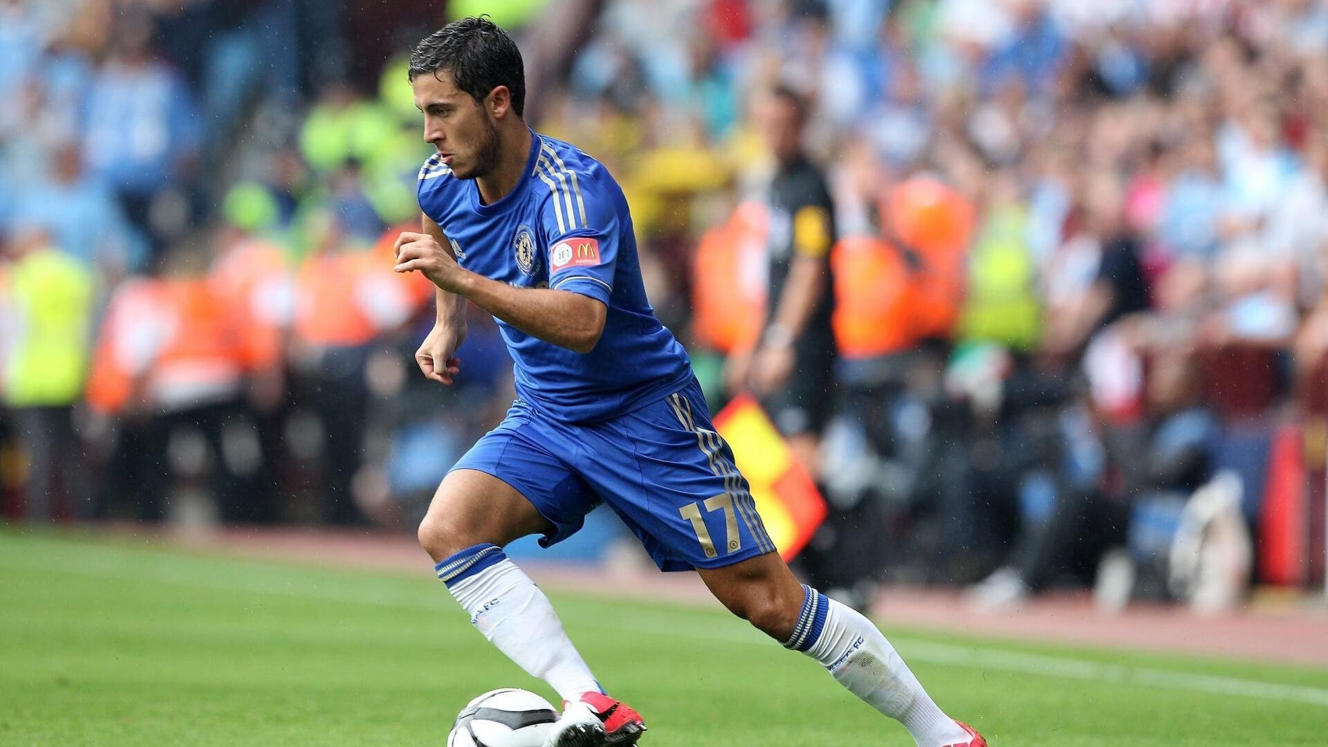 赛道与球场，F1街道赛焦点战与步行者力克开拓者的双重奏