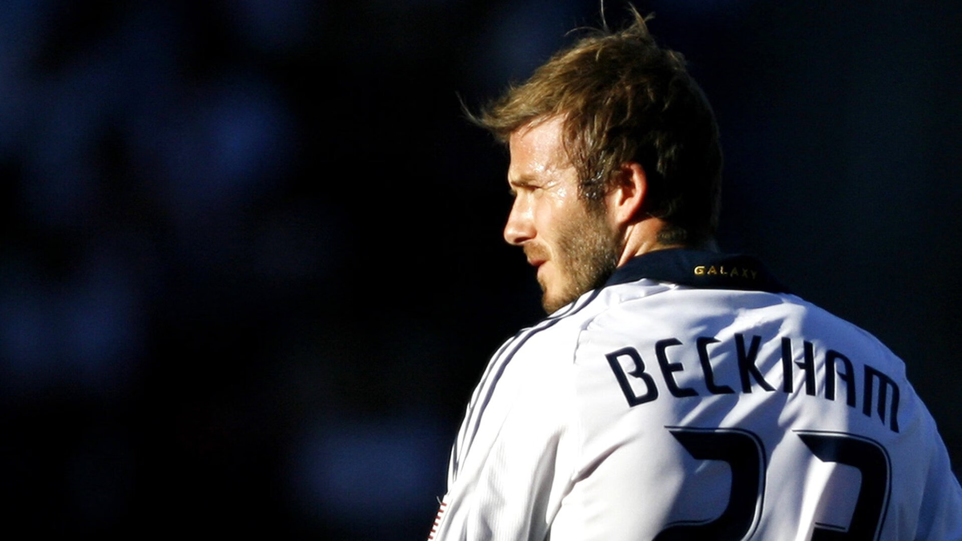 欧冠淘汰赛焦点战，AC米兰火力全开，战术压制澳大利亚式防线