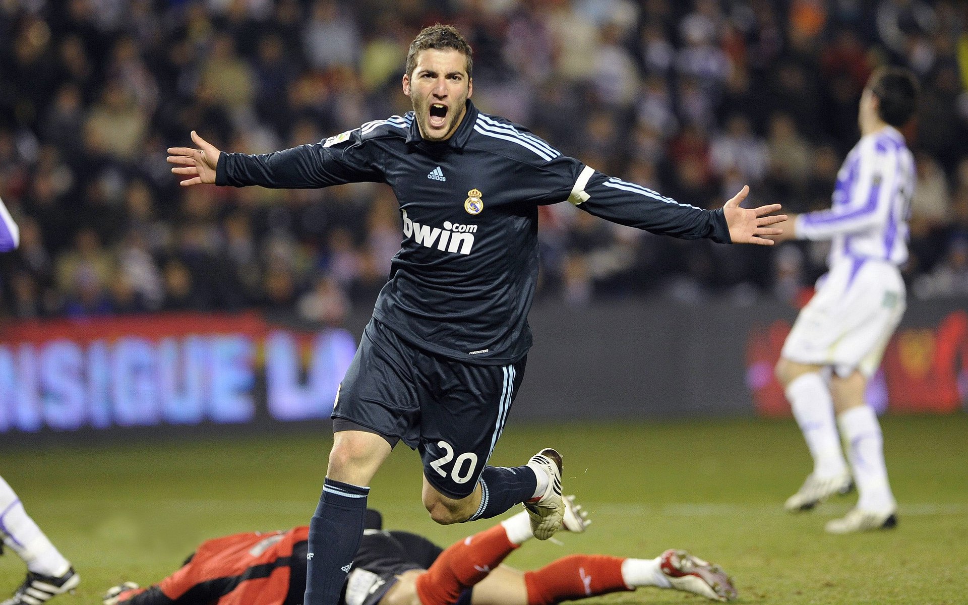 终场前的奇迹，赖斯一锤定音，拜仁绝杀马里书写欧冠新传奇