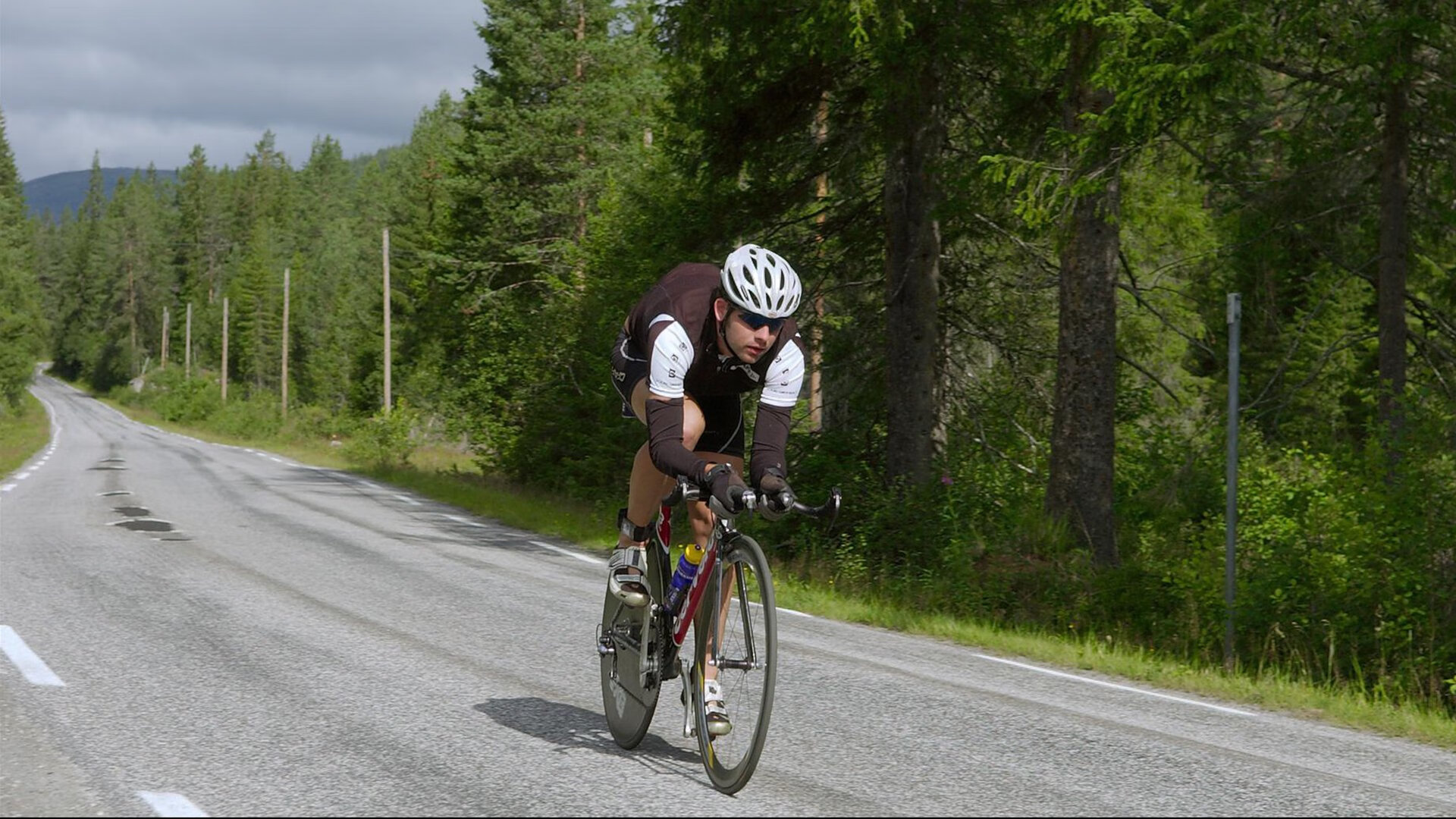 逆袭的序曲，红牛二队惊天逆转，汉密尔顿的孤独统治
